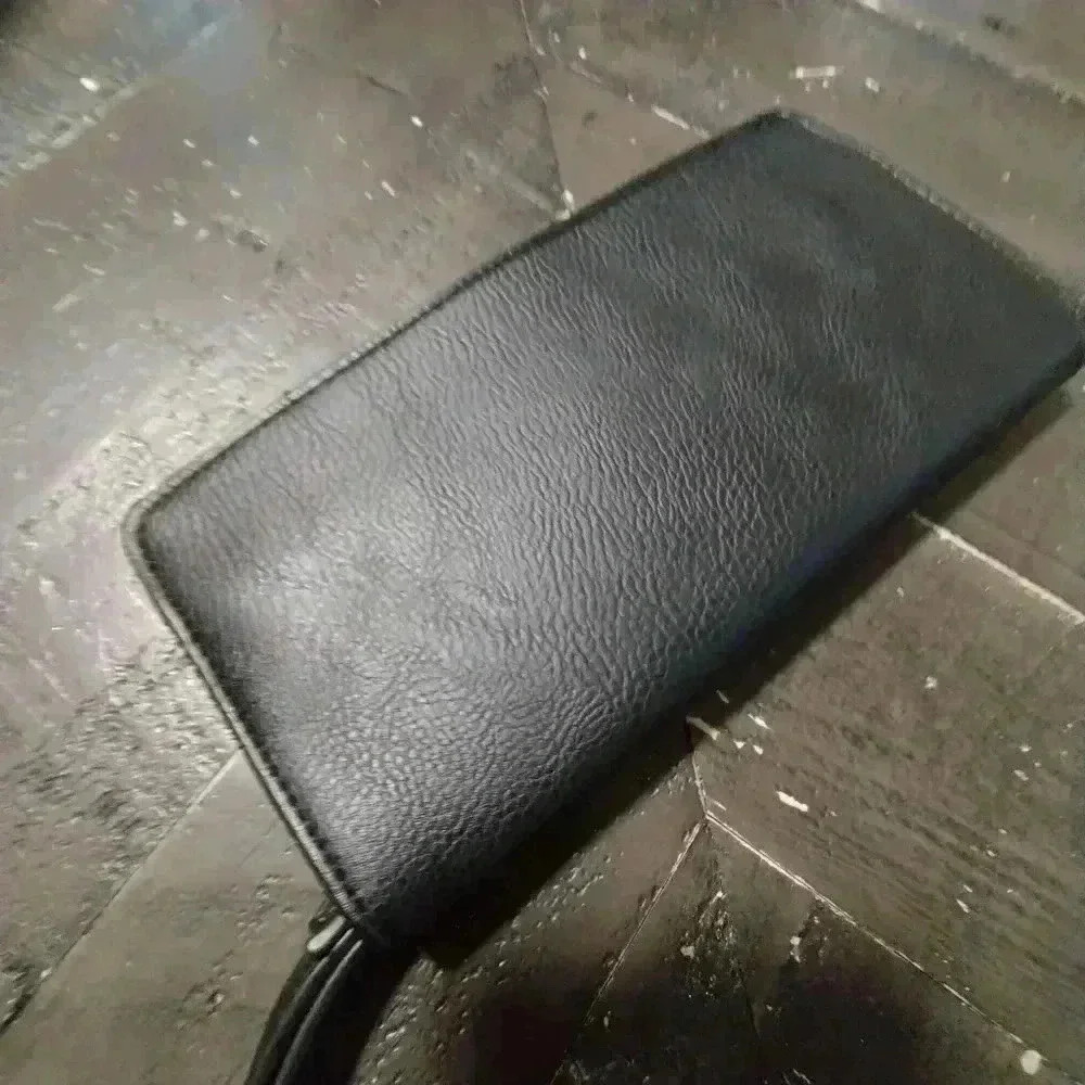 Universal credit card flat black wallet